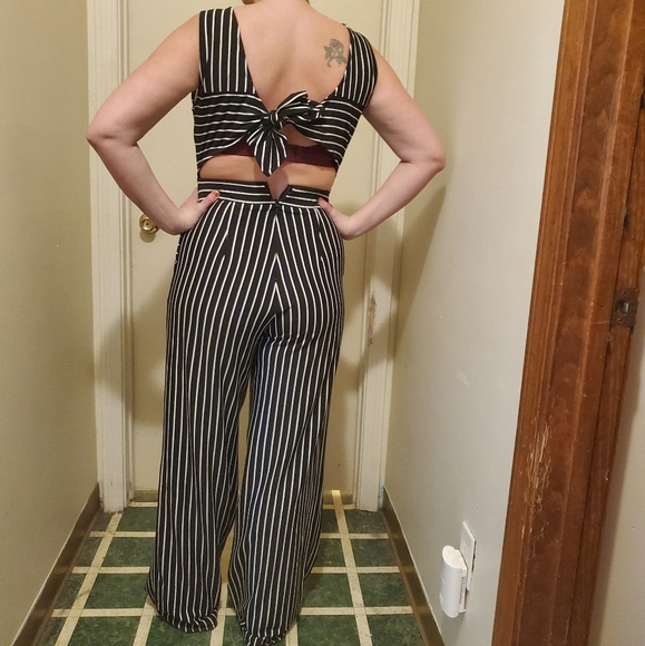 NY&Co black and white striped jumpsuit - Size Med - Picture 7 of 10